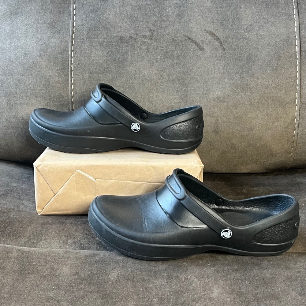 Crocs Women's Size 10 Black Bistro Slip-Resistant Work Clogs EUC